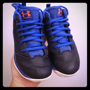 Boys Under Armour Shoes size 13K